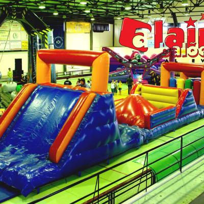 Giant_multi_inflatable_obstacle_course_Alain_Balões_Special_Events_sports_event_portugal