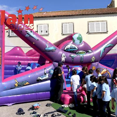 Giant_Center_with_Castle_Obstacles_Alain_Balões_inflatable
