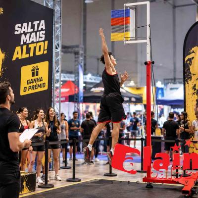 Medidor_Salto_Vertical_Salta_jogo_desporto_evento_animação_premio_radical_Saltos_Alain_Baloes_Events_crossfit_ginasio_